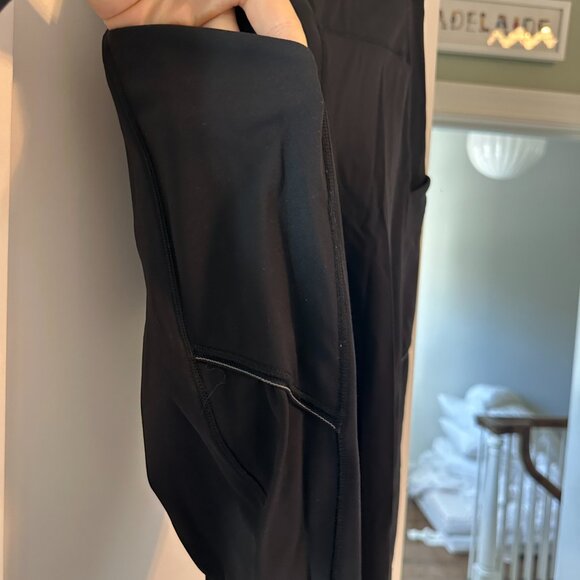 OLD STYLE size 6 Lululemon Speed Up Tight 28" Full-On Luxtreme leggings in black - Picture 4 of 7